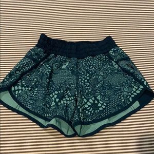 Lululemon tracker shorts